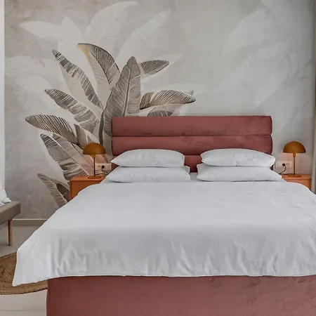 Villa Carmen With 5 En-suite Bedrooms, 48 Sqm Pool, 8km From Sea Tugare