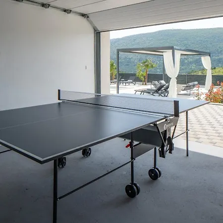 Villa Carmen With 5 En-suite Bedrooms, 48 Sqm Pool, 8km From Sea *