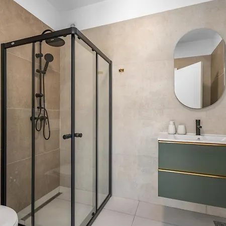 Carmen With 5 En-suite Bedrooms, 48 Sqm Pool, 8km From Sea Tugare