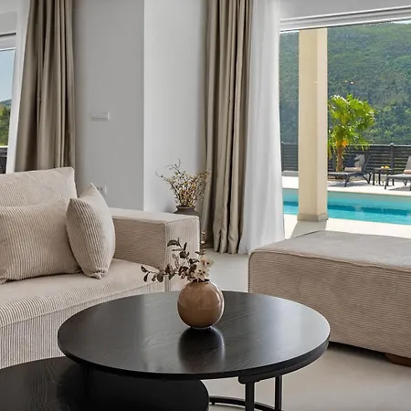 Villa Carmen With 5 En-suite Bedrooms, 48 Sqm Pool, 8km From Sea