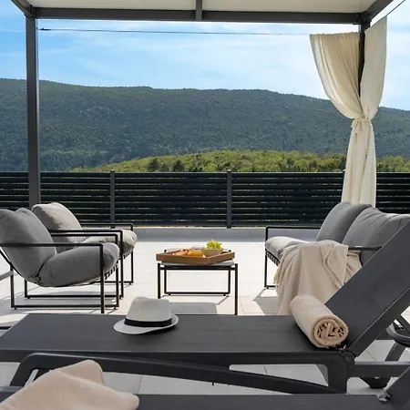 Villa Carmen With 5 En-suite Bedrooms, 48 Sqm Pool, 8km From Sea *